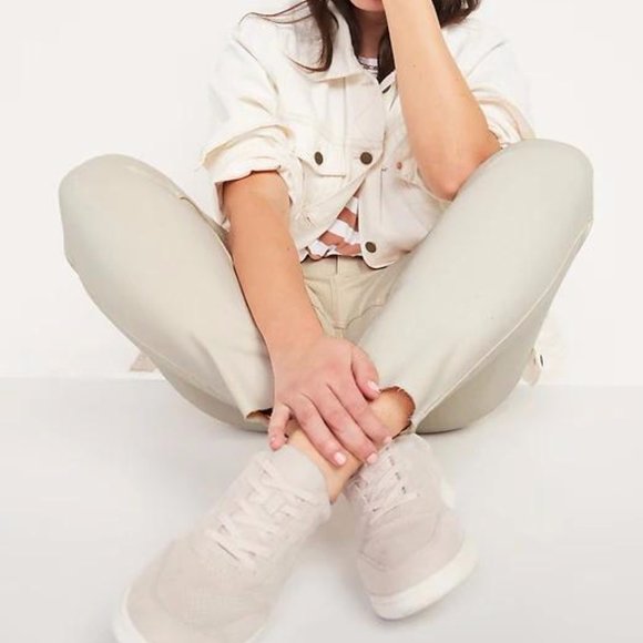 New Old Navy Extra High-Waisted Rockstar 360° Stretch Super Skinny Cut-Off Jeans - Picture 2 of 3